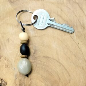 Porte Clef graine Canique-Graines de Poterie-artisan local -graines tropicales naturelles-bijoux-bague-coller-bougie-céramique-décorations-idées cadeaux-vichy