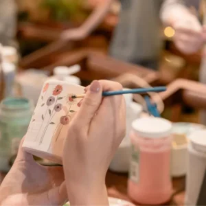 Atelier décoration de mugs en céramique – Laissez parler votre créativité ! Le 21 octobre